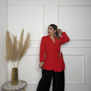 Chaqueta broche roja